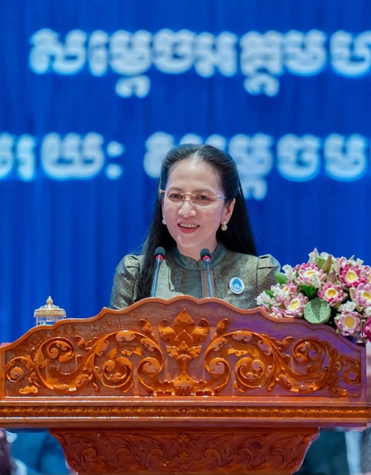 ឯកឧត្តម សុខ ពុទ្ធិវុធ អញ្ជើញថ្លែងសុន្ទរកថាស្វាគមន៍ និងរបាយការណ៍ ក្នុងពិធីសំណេះសំណាលជាមួយនិស្សិតជ័យលាភីអាហារូបករណ៍ សម្តេចអគ្គមហាសេនាបតីតេជោ ហ៊ុន សែន និងសម្តេចកិត្តិព្រឹទ្ធបណ្ឌិត (អ.ម.ត) ផ្តល់ជូនតាមរយៈ សម្តេចមហាបវរធិបតី ហ៊ុន ម៉ាណែត និងលោកជំទាវបណ្ឌិត ពេជ ចន្ទមុន្នី ហ៊ុនម៉ាណែត ឆ្នាំសិក្សា២០២៤-២០២៥