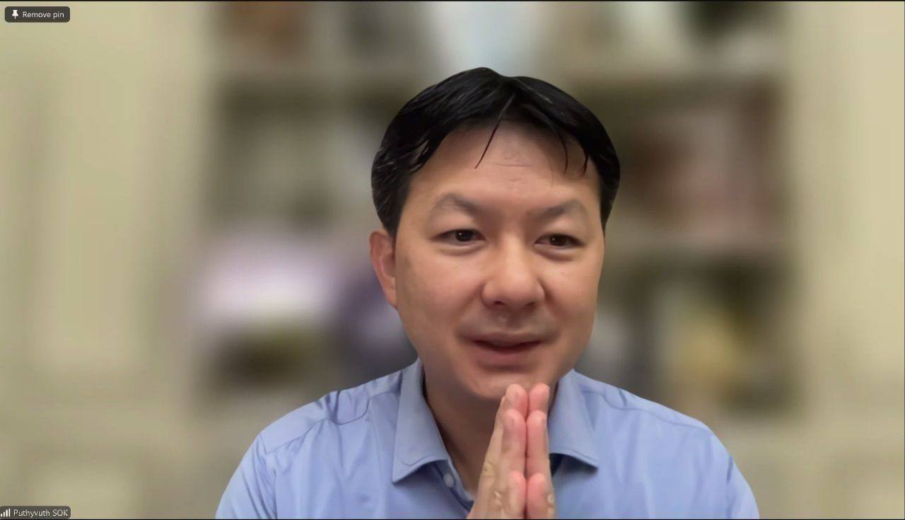 ឯកឧត្តម សុខ ពុទ្ធិវុធ បានអញ្ជើញដឹកនាំកិច្ចប្រជុំតាមដានវឌ្ឍនភាពការងារវិស័យបច្ចេកវិទ្យាគមនាគមន៍និងព័ត៌មាននិងវិស័យឌីជីថលក្រសួងប្រៃសណីយ៍និងទូរគមនាគមន៍ តាមរយៈប្រព័ន្ធវីដេអូសន្និសីទ